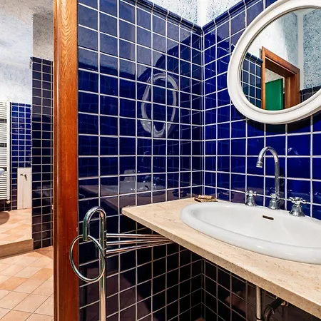 Guesthost - Bright With View Διαμέρισμα