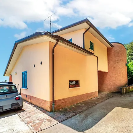 Guesthost - Bright With View