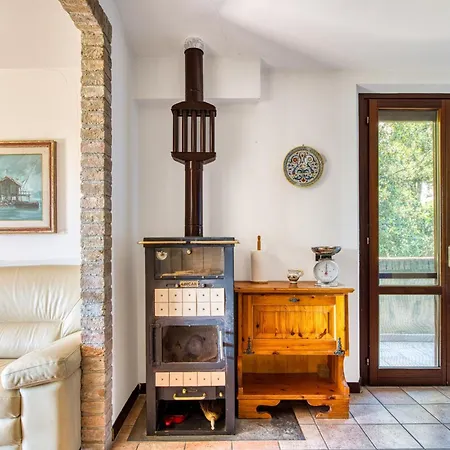 Guesthost - Bright With View Διαμέρισμα *