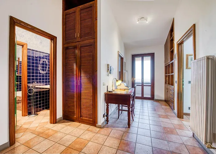 Guesthost - Bright With View *