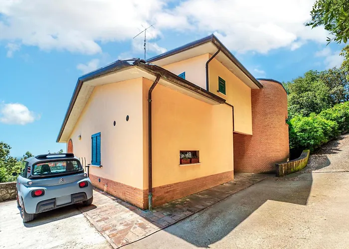 Guesthost - Bright With View